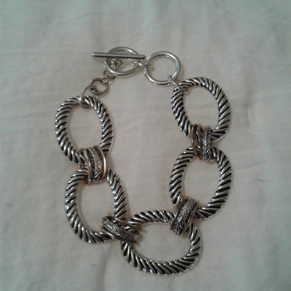 Bracelet